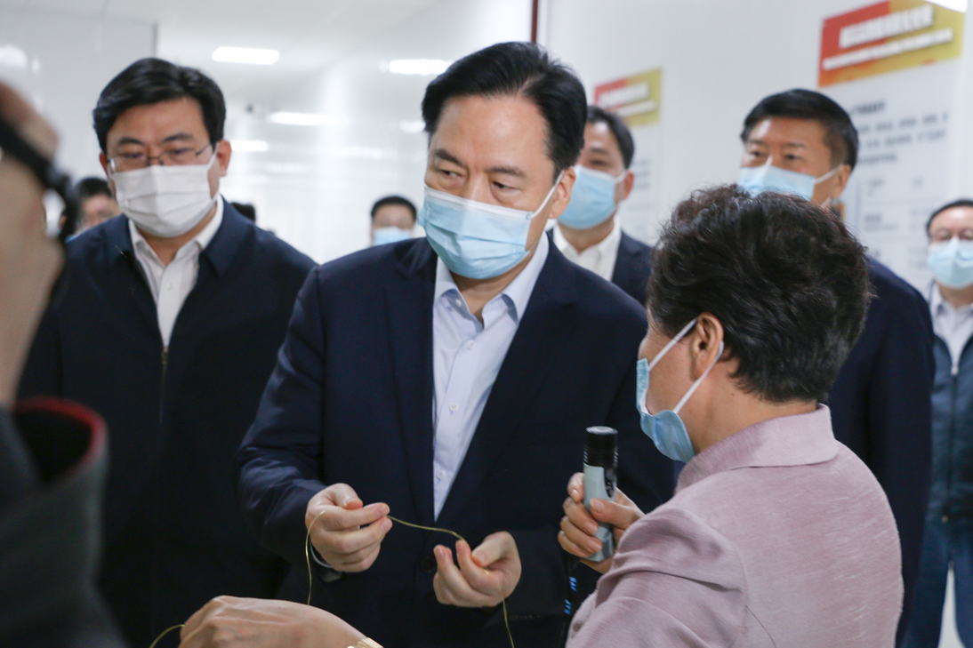 亚洲精品久久久久中文第一幕