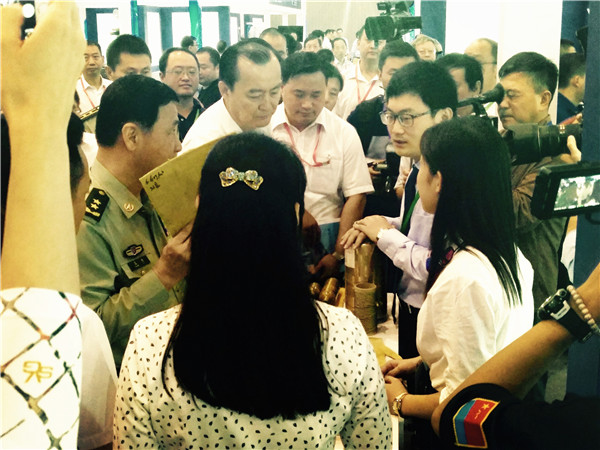 亚洲精品久久久久中文第一幕